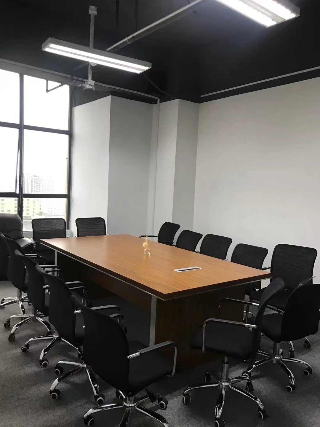 正航儀器(深圳)分公司會議室